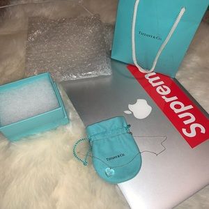 Tiffany & co. Clear crystal heart necklace 🤍